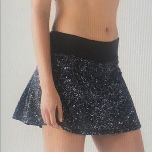 lululemon athletica Black and White skirt
